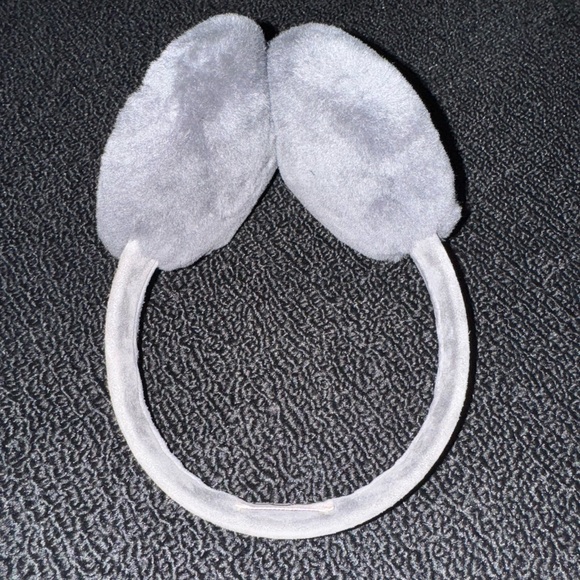 UGG Ear Muffs - Picture 5 of 7